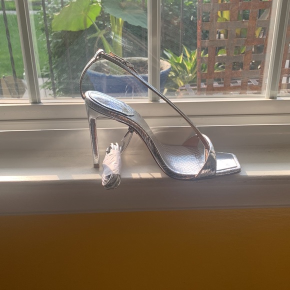 COPY - Schutz Vikki lace up sandals- silver NWT - Picture 4 of 14